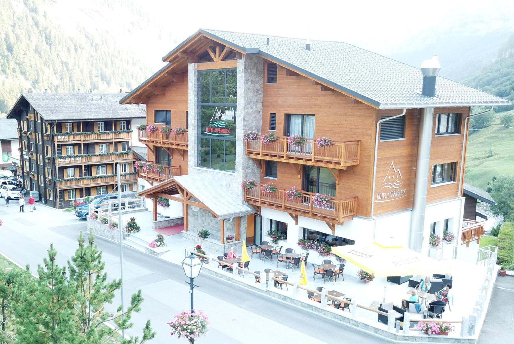 Hotel Alpenblick-Leukerbad-Therme Екстериор снимка