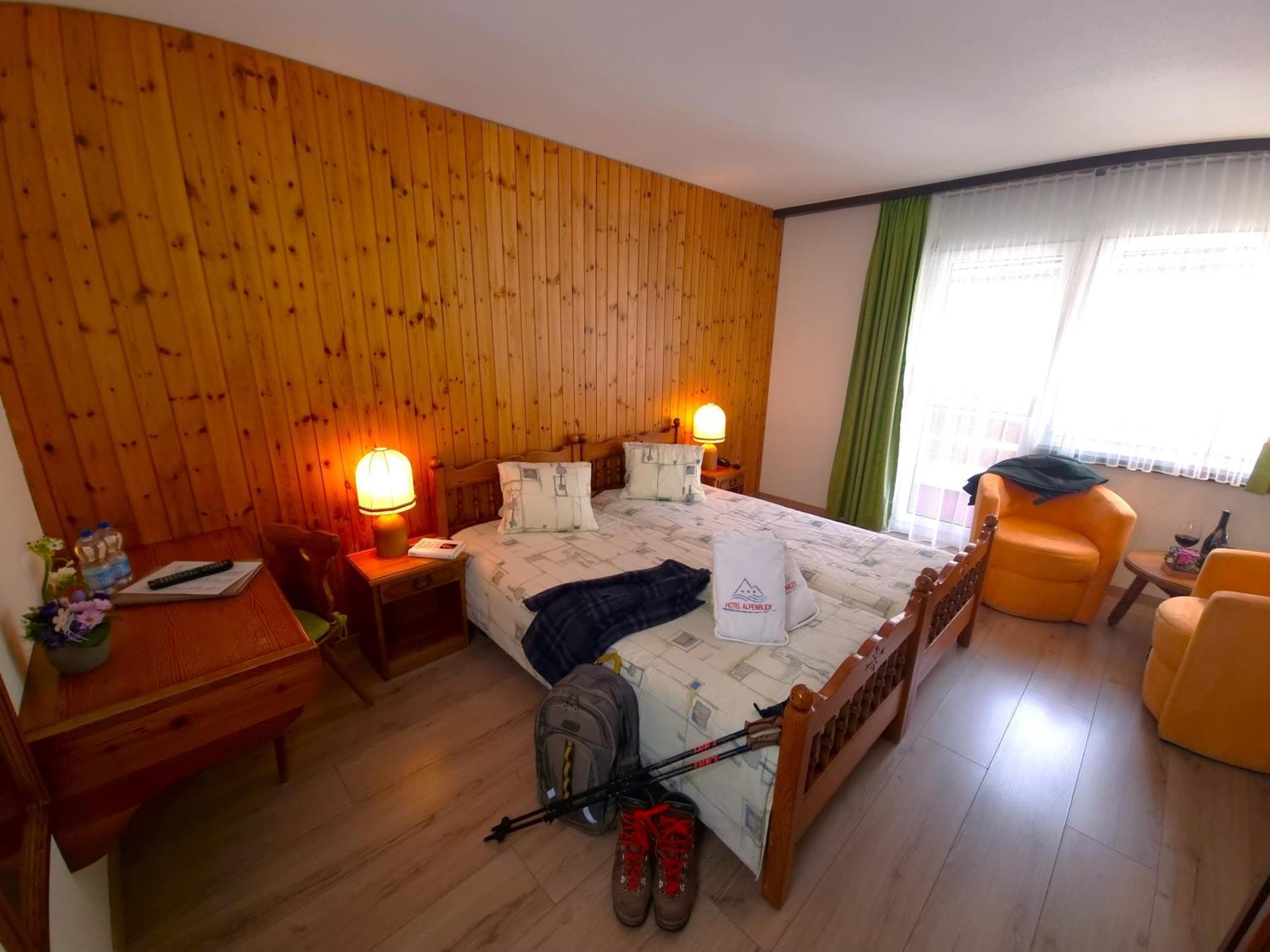 Hotel Alpenblick-Leukerbad-Therme Стая снимка